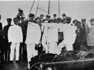 Crew_of_the_S.S._Yarmouth_c1920-pd